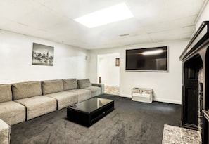 TV connectée, cheminée