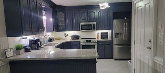 New Listing!! Spacious 7BR 4BA Single Family Home W/Pool Hot Tub & Game Room