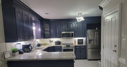 New Listing!! Spacious 7BR 4BA Single Family Home W/Pool Hot Tub & Game Room