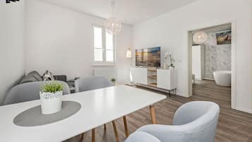 Fernseher, Stereoanlage