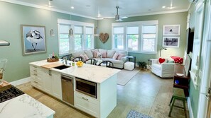 スマートテレビ、書庫、ステレオ