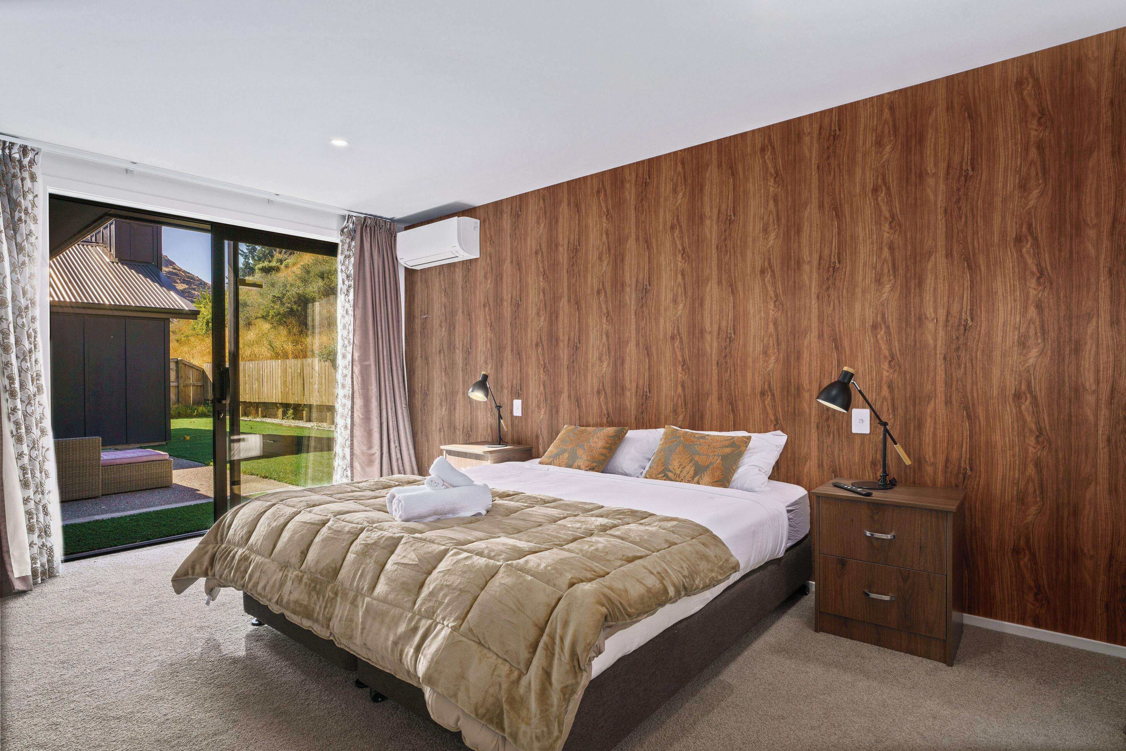 4 bedrooms, iron/ironing board, travel cot, WiFi