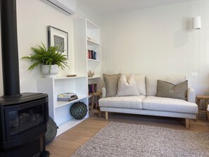 Smart TV y chimenea