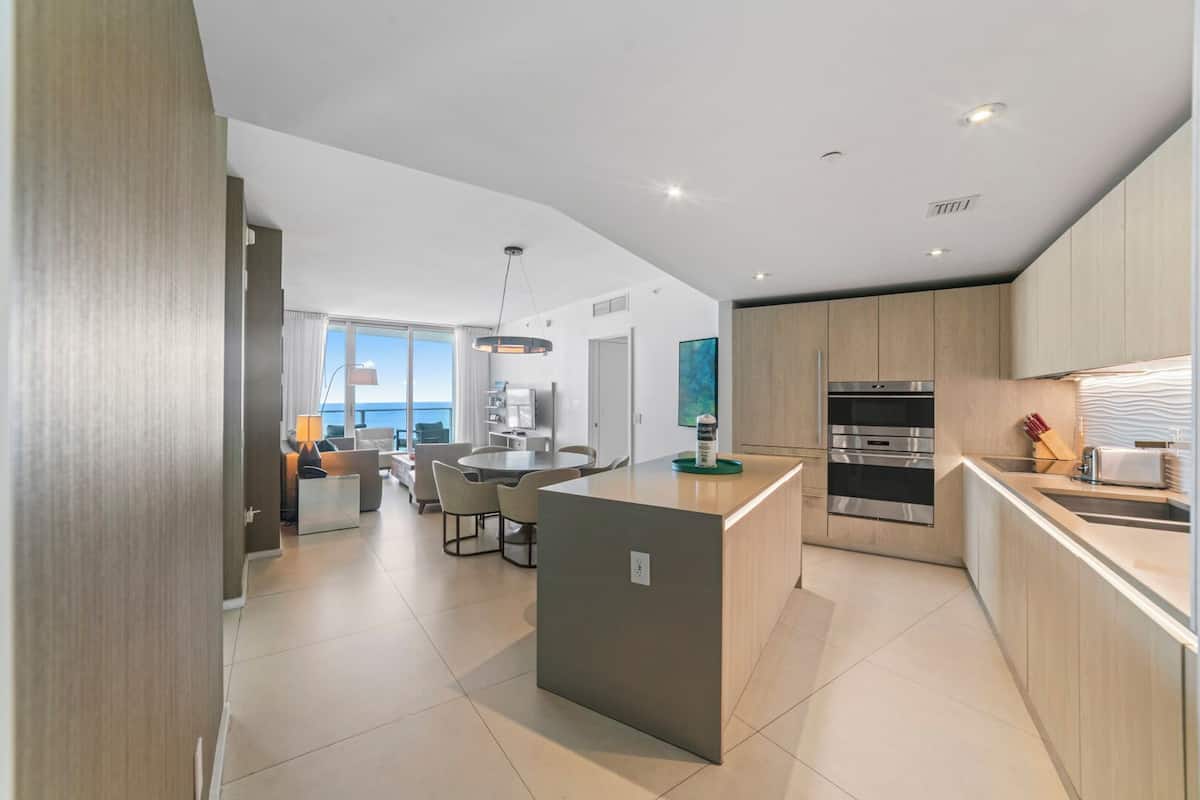 Premium Condo | Living area