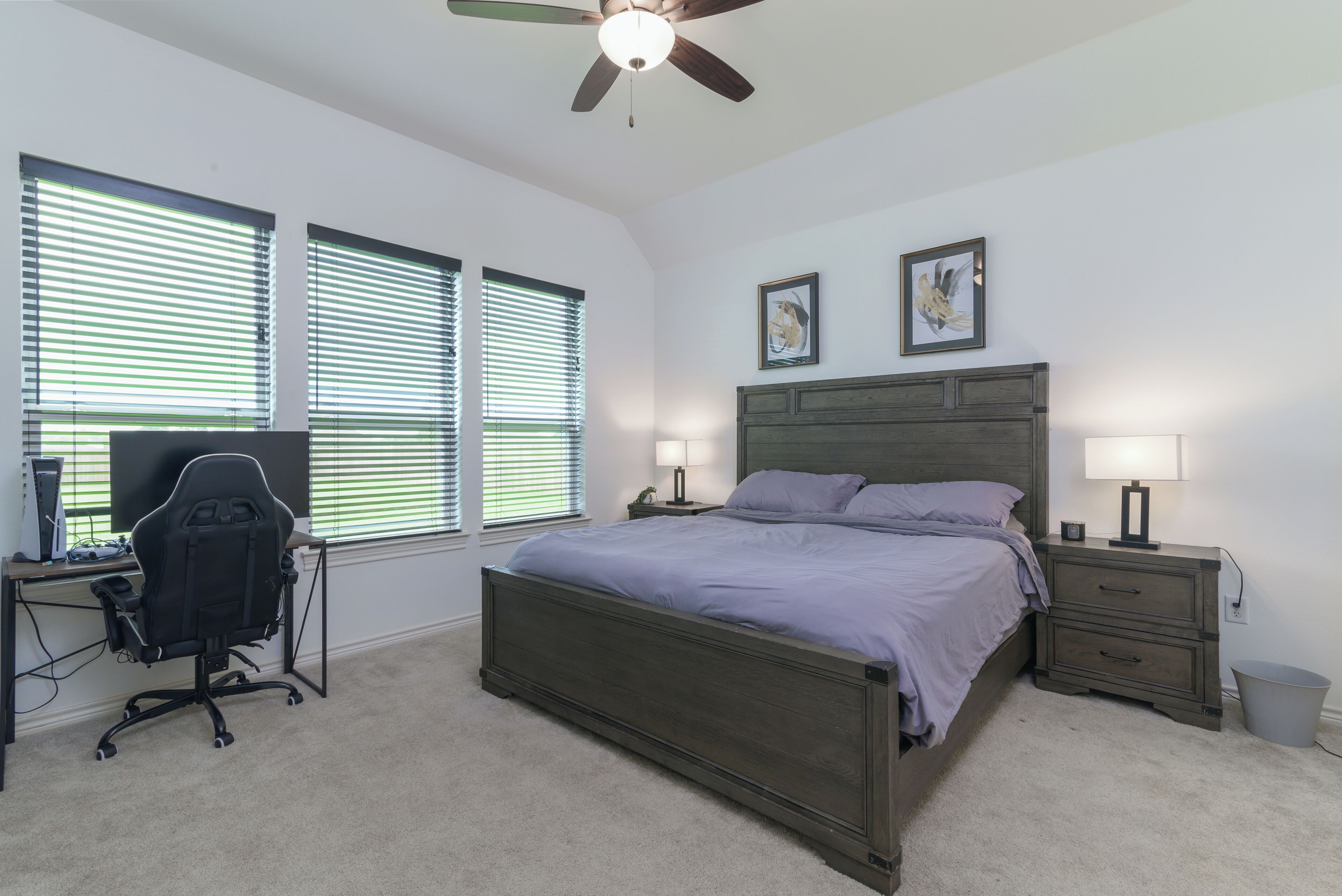 4 soverom, safe på rommet, skrivebord og strykejern/-brett