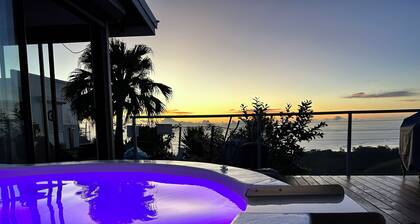 Charming bungalow room Tahiti in fabulous Puna'auia with WiFi, AC