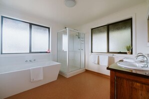 Hair dryer, towels - Four Bedroom Home Boasting Serene River + Mountain Views in Port Sorell! (Port Sorell)
