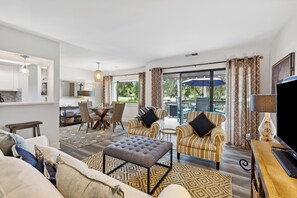 Smart TV, fireplace, books - 266 Turnberry Village @ Palmetto Dunes | Golf View | Walk to Beach | Pool Access (Hilton Head Island)