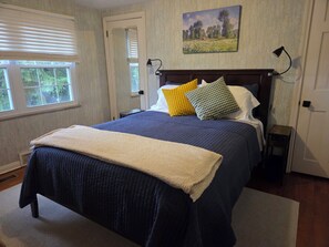 3 habitaciones, escritorio, tabla de planchar con plancha y wifi gratis