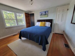 3 camere, una scrivania, ferro/asse da stiro, Wi-Fi gratuito