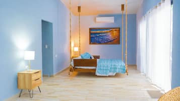 5 bedrooms, iron/ironing board, WiFi, bed sheets