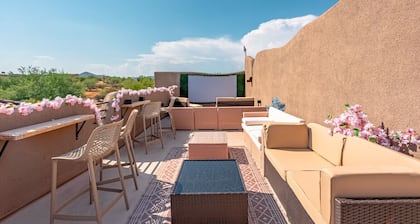 Sleeps 25, Heated Pool and Spa, Pickleball Court