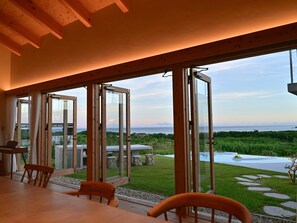 3 slaapkamers, een gratis minibar, individueel gedecoreerd