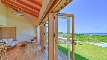 3 habitaciones, artículos del minibar gratis y decoración personalizada