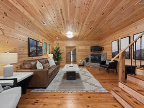 Smart TV y chimenea