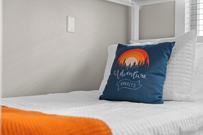 2 habitaciones, tabla de planchar con plancha y wifi gratis 