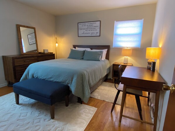 3 bedrooms, iron/ironing board, WiFi, bed sheets