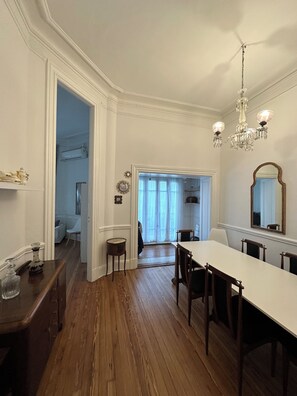 تناول الطعام