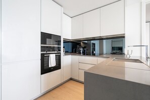 Apartment, Accessible | 2 bedrooms, Internet - Immaculate Two-bedroom Apartment in Canary Wharf (London)
