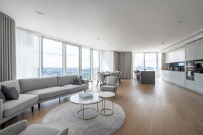 Apartment, Accessible - Stunning Three-bedroom Apartment on the River (London)