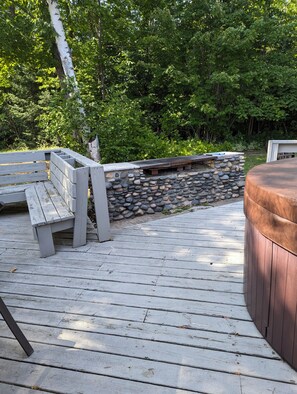 Terrace/patio - UP Adventure Basecamp with hot tub close to the Porcupine Mountains.
 (Ontonagon)