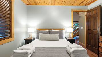 4 slaapkamers, een bureau, een strijkplank/strijkijzer, gratis wifi