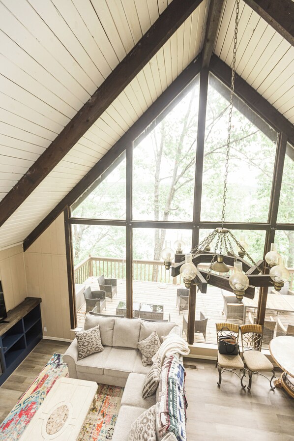 Smart TV, fireplace, video games