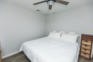 5 makuuhuonetta, ilmainen Wi-Fi, vuodevaatteet