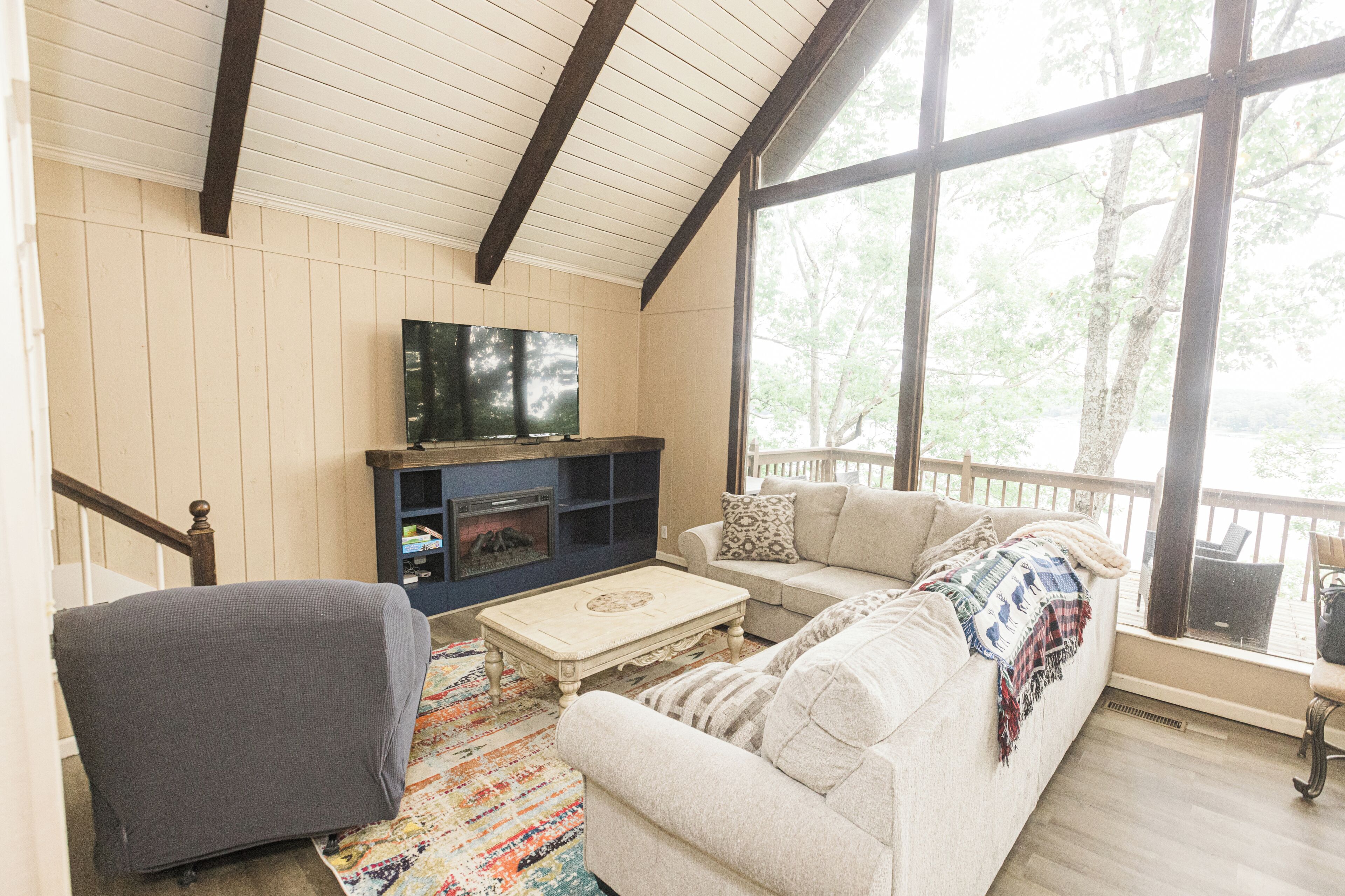 Smart TV, fireplace, video games