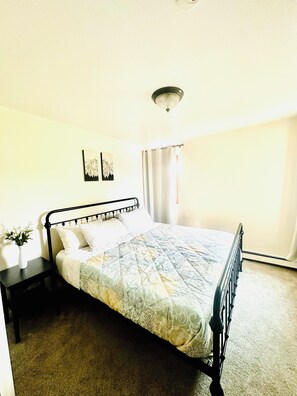 3 chambres, fer et planche à repasser, Wi-Fi gratuit, draps fournis