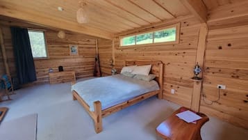 1 bedroom, bed sheets