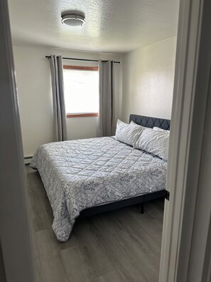 2 bedrooms, iron/ironing board, free WiFi, bed sheets - Margo’s Home (Fairbanks)