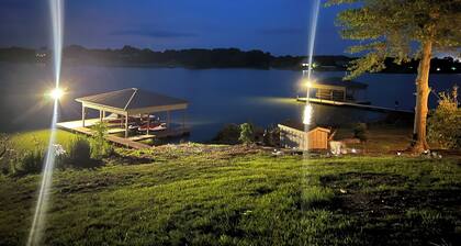 Weiss Lake 5 bedroom house ready for your family fun of Skiing and Fishing.