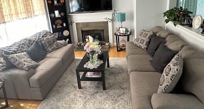 Charming 1-bedroom N in single-family House in peaceful Manassas Park