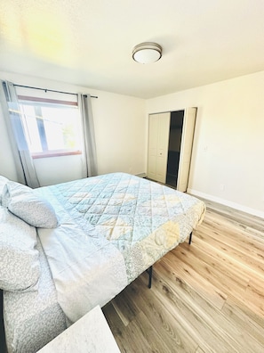 2 bedrooms, iron/ironing board, free WiFi, bed sheets - Cinna’s house (Fairbanks)