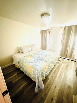 2 sovrum, strykjärn/strykbräda, gratis wi-fi och sängkläder