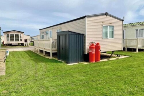 Lodge - Sleeps 6 - Patio - Parking - Beach Close