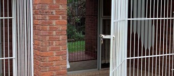 4 Bed Gated House-Sleeps 8-Private Parking