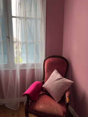 Interior - 3Bed House- Sleeps 6 - Pool, Garden, Pets, Parking (Beauvais-sur-Matha)