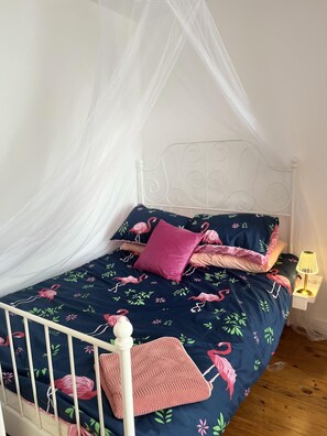 3 quartos, ferros/tábuas de passar roupa, Wi-Fi, roupa de cama