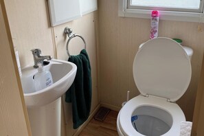 Dusch, hårtork och handdukar