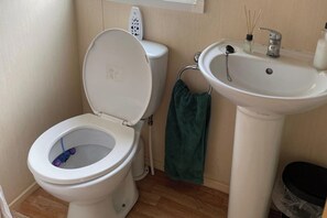 Dutxa, assecador de cabells i tovalloles 