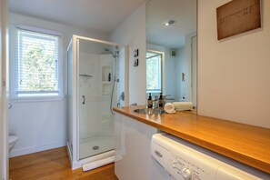 Family Cottage, Ocean View | Bathroom - Pacific Views - Waiheke Island (Waiheke Island)