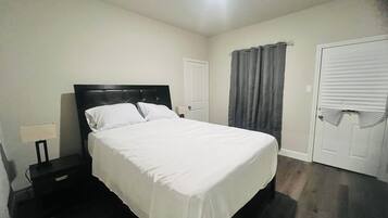 3 soverom, strykejern/-brett, wi-fi og sengetøy