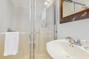 ヘアドライヤー、タオル