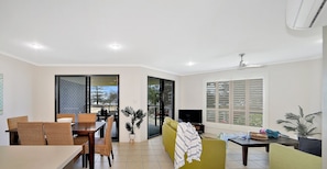 TV, DVD player - SALT @ Woodgate Beach (Woodgate)