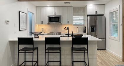 Modern Garage Apartment in the Heart of Downtown Georgetown