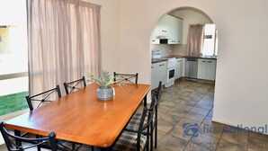 Dining - Great Family Holiday Home (Woodgate)