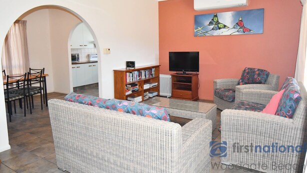 TV, DVD player - Great Family Holiday Home (Woodgate)