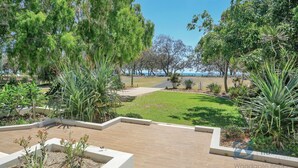 Property grounds - Your Ultimate Beach Front Holiday (Woodgate)